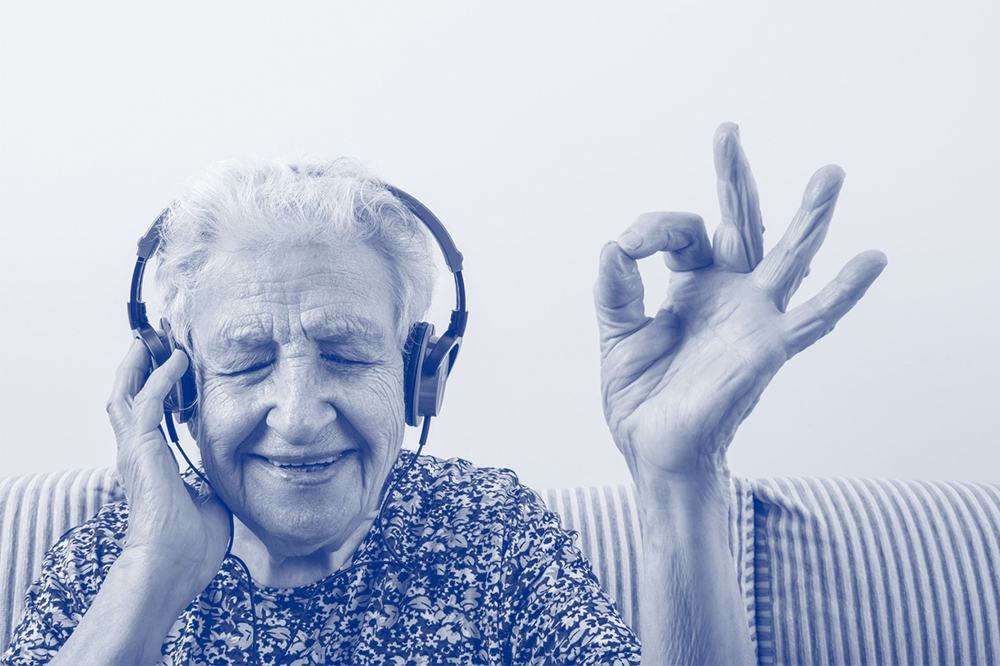 Elderly lady listening to Sound Therapy